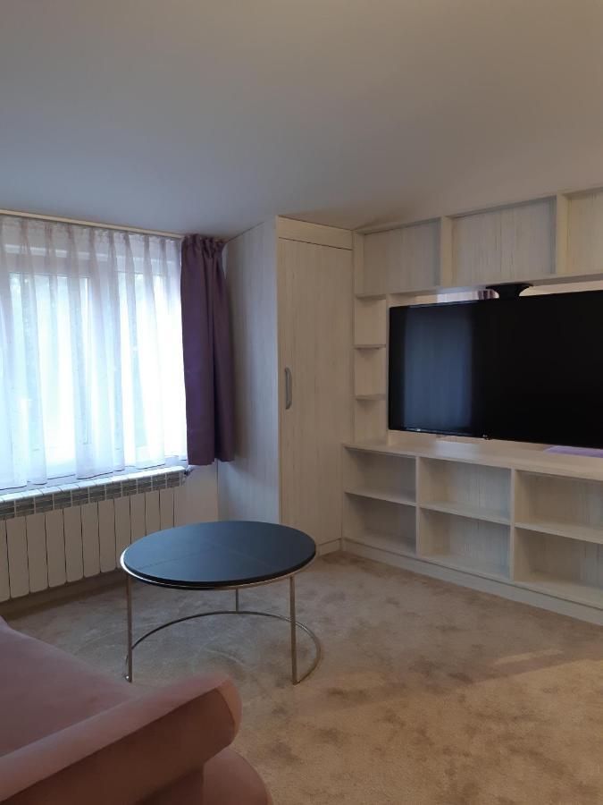 Apartament Magnolia Nearby City Center With Parking Sibiu Exterior photo